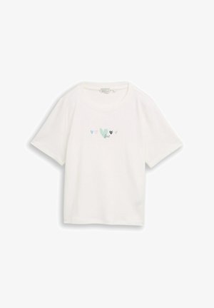T-shirt blanc à manches courtes avec cinq petits cœurs et le mot "love" imprimés en bleu clair, vert menthe, noir et gris sur la poitrine.