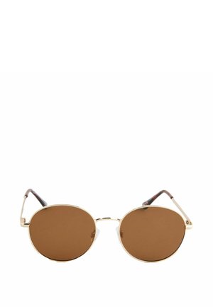 Runde, braune getönte Sonnenbrille mit dünnem goldfarbenem Metallrahmen und Schildpatt-Bügelenden vor weißem Hintergrund.