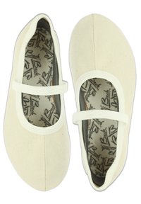 Canvas-Balletschuhe in Elfenbein mit einer weichen Textur, versehen mit elastischen Riemen, runden Zehen und einer gemusterten Innenauskleidung.