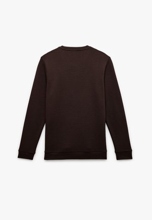 Bruine long-sleeve sweatshirt gemaakt van gestructureerd materiaal, met een ronde hals en geribbelde manchetten, en een subtiel lineair patroon.
