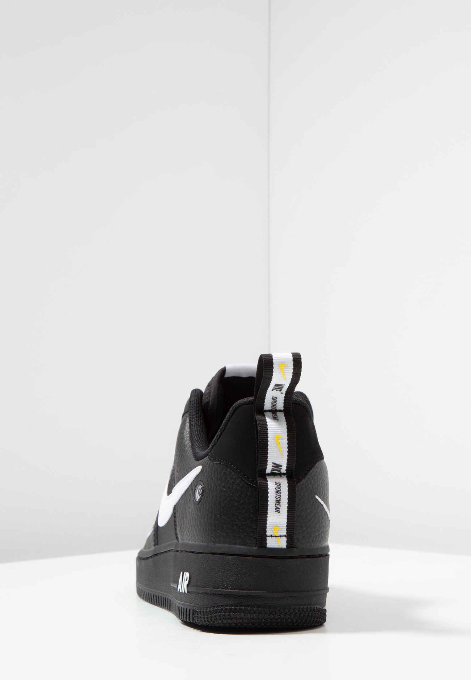 air force 1 utility trainers black white black tour yellow