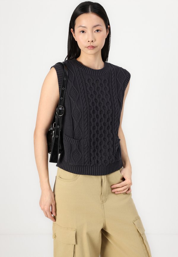 VMARWEN O NECK VEST - Jumper - obsidian4