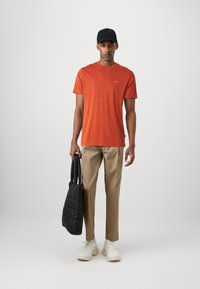 JOOP! Jeans ALPHIS - T-shirt básica - bright orange