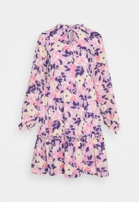 Květinové šaty v purpurové, růžové a krémové barvě. Mají vysoký výstřih se zavazováním, dlouhé rukávy a rozšířený, vrstvený lem. Měkká textilie.