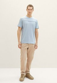 TOM TAILOR CREW NECK - Triko s potiskem - foggy blue