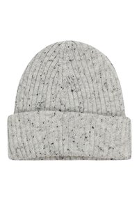 Cappello di lana grigia lavorato a maglia con una texture a coste e un risvolto. Presenta piccole macchie nere sparse per un tocco di dettaglio in più.