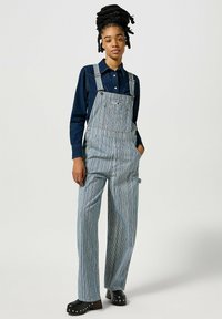 Wrangler STRAIGHT LEG BIB - Peto - dark pinstripe