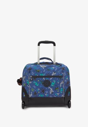 Valigia a rotelle in tessuto blu con motivi acquatici multicolori. Presenta accenti neri, manico retrattile e ruote.