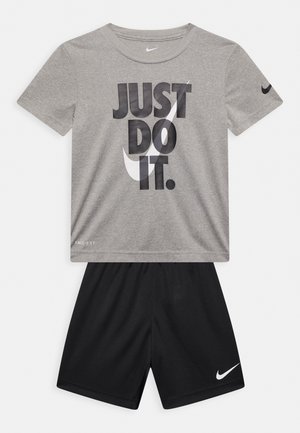 JUST DO IT SET - Camiseta estampada - black