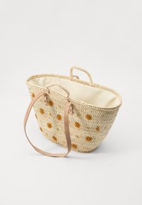Geantă de paie țesută, cu broderie florală portocalie, de culoare naturală, având două mânere și o căptușeală interioară bej.