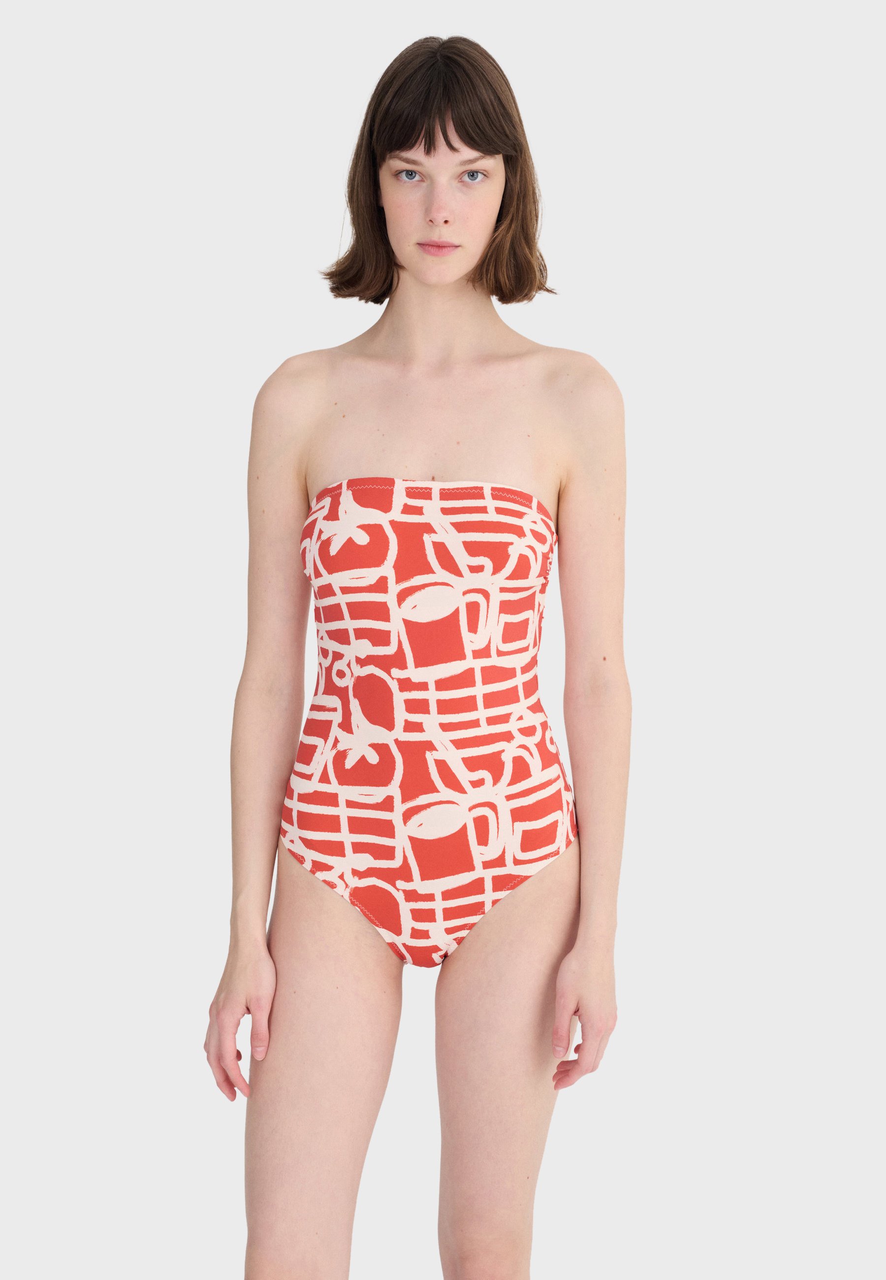 Costume da bagno da donna con coppe