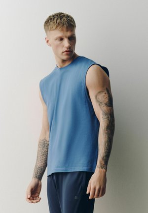 Next, REGULAR FIT - ACTIVE TRAINING DIVISION VEST . - Top - steel blue