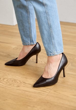 Pumps - black