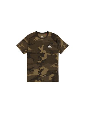 Camo t-skjorte i olivengrønn, brun og svart, kortermet, rund hals, har en liten hvit logo på brystet. Mykt bomullsmateriale.