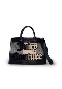 Borsa in finta pelliccia nera e grigia con manici in pelle, dotata del logo "Juicy Couture" in rilievo di colori contrastanti. Inclusa tracolla regolabile.