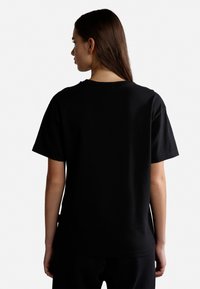 Napapijri BOX - Printtipaita - black