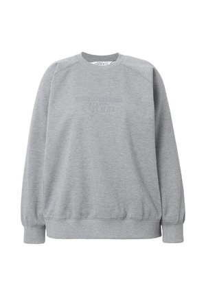 Grauer Pullover mit Rundhalsausschnitt, Raglanärmel und gerippten Bündchen und Saum. Mit geprägtem Text auf der Vorderseite. Aus weichem Stoff gefertigt.