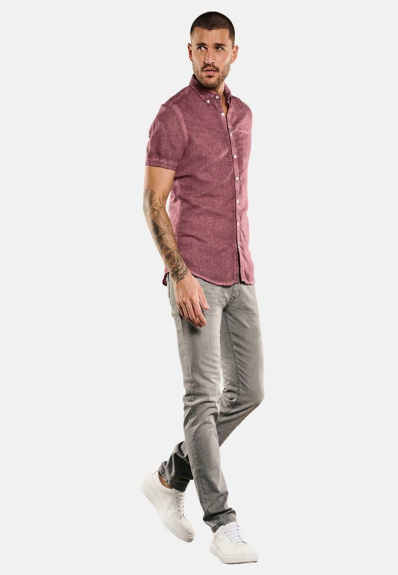 Herren Freizeithemden | Emilio Adani MIT LEINEN ANTEIL Hemd rot - YV36756 Herren Freizeithemden | Emilio Adani MIT LEINEN ANTEIL Hemd rot - YV36756