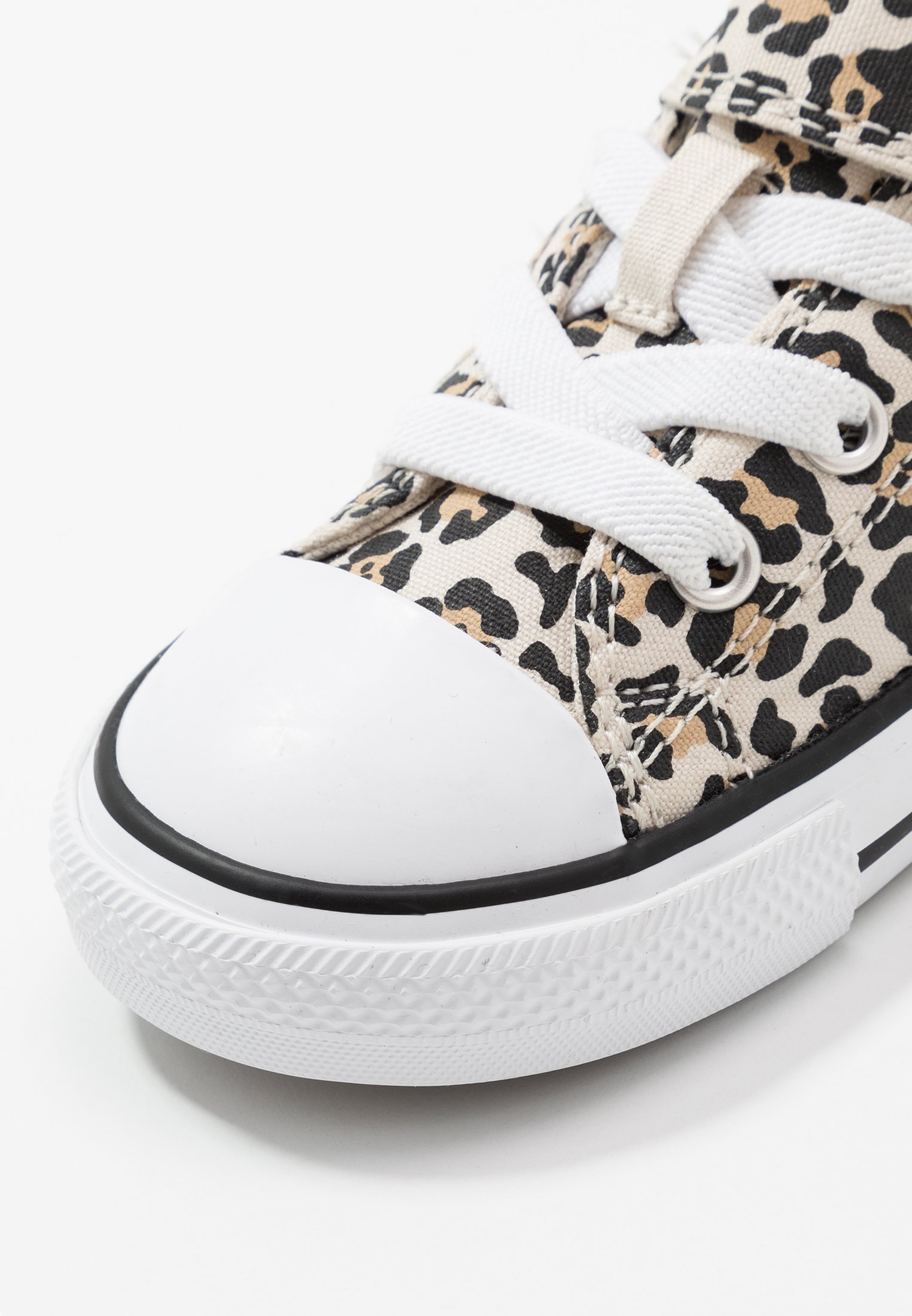 converse basse leopard