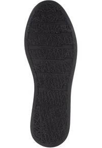 Suela de zapato de goma negra con un patrón geométrico texturizado. Presenta varias líneas elevadas para tracción. Tamaño marcado como 38.