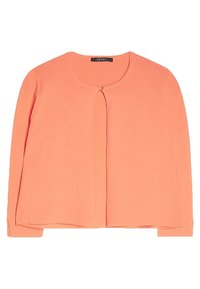 Cardigan corail à manches longues avec encolure ronde, fermeture par un seul bouton en haut et ourlet droit, posé à plat.