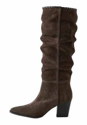 Next, REGULAR FIT - FOREVER COMFORT® WHIPSTITCH KNEE HIGH SLOUCH BOOTS - Čižmy - chocolate brown