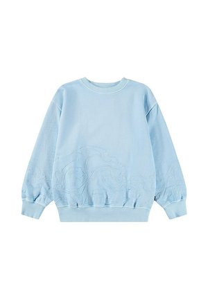 Lyseblå crewneck-sweatshirt med lange ærmer og diskrete bølgeagtige syninger rundt om kanten og ærmekanter.