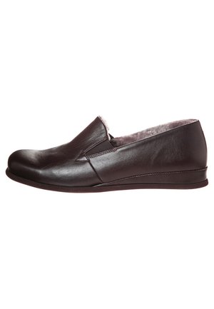 Braune Leder-Schlupfschuhe mit glatter Oberfläche, elastischen Seitenelementen und einem weichen, hellen Innenfutter. Niedrigprofil-Gummisohle.