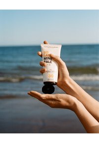 Marie-Stella-Maris PROTECTIVE BODY CREAM SPF 30 VOYAGE VÉTIVER - Protection solaire