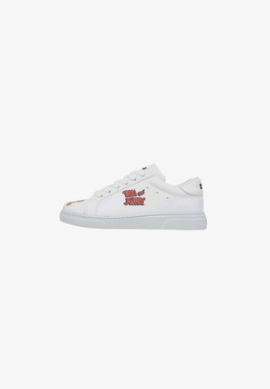 White sneakers feature a smooth leather upper, round toe, and rubber sole. Decorated with "Tom and Jerry" logo in red. Lace-up design.