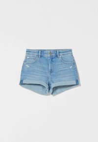 Ljust blå denimshorts med en avslappnad passform, vikta ärmslut, framfickor och subtila blekta detaljer på tyget.