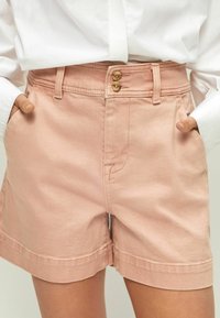 Next DOUBLE BUTTON REGULAR FIT - Džinsiniai šortai - pink