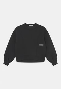 Schwarzer, taillierter Sweatshirt mit überschnittenen Schultern, rundem Ausschnitt und subtilen Logodetails auf der Vorderseite. Weicher Stoff mit glatter Textur.