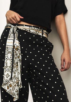 Next, REGULAR FIT - SCARF BELT WIDE LEG TROUSERS . - Pantalones - black ecru spot