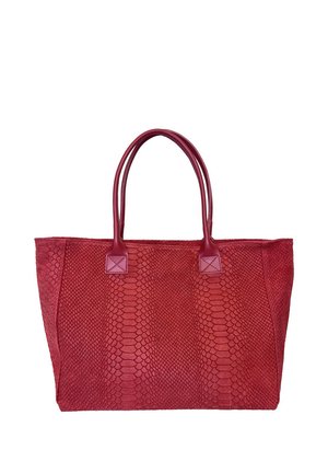 Borsa a mano rossa con motivo testurizzato simile a quello di un rettile e doppi manici in materiale liscio.