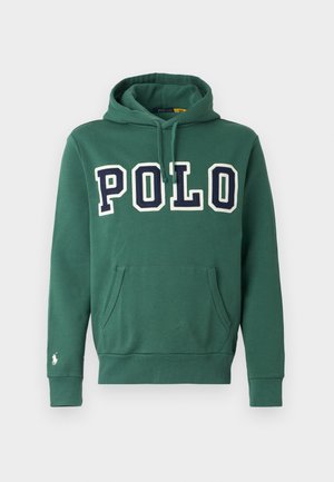 Sweat à capuche vert en coton doux, avec un grand logo "POLO" en marine, poche avant, capuche avec cordon de serrage ajustable et petit logo sur la manche.