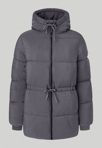 Šedá prošívaná bunda s kapucí, stažená v pase, s předním zipem a šňůrkami jako doplňky. Má prošívané části a elastické manžety.