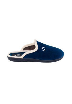 Zapatilla de terciopelo azul marino con forro crema y suela negra texturizada. Presenta un logotipo sencillo en la parte superior. Diseño de talón abierto.