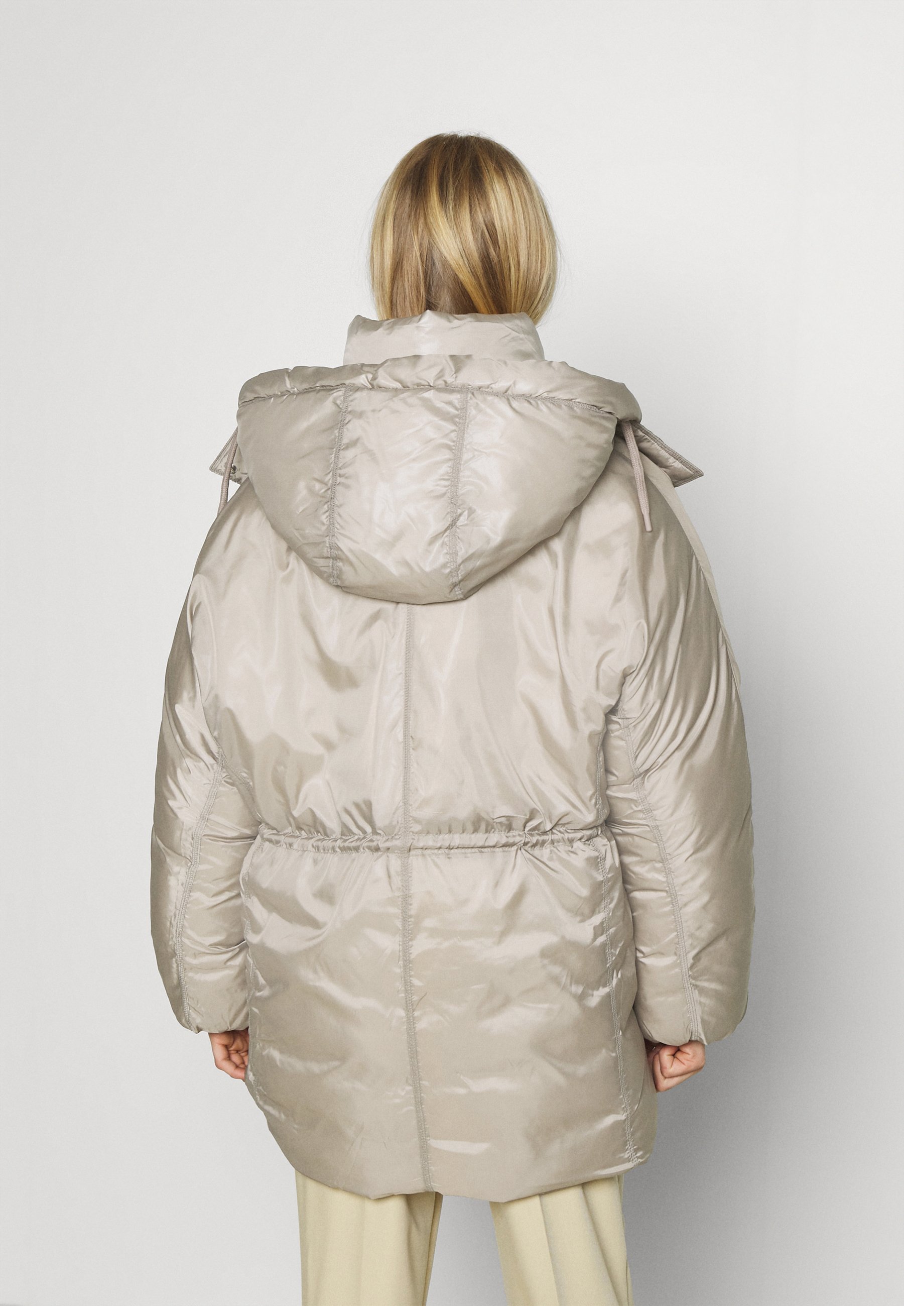 Weekday MARTINE PUFFER - Ziemas mētelis 