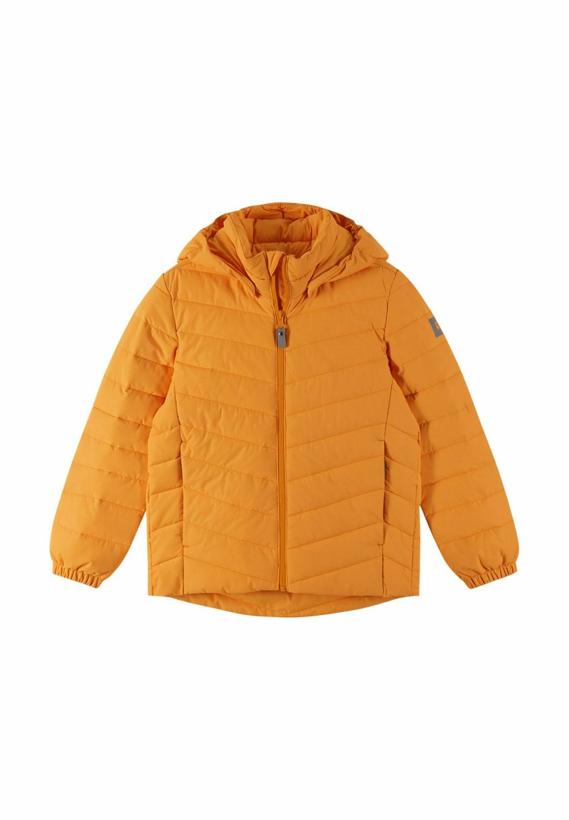 Pomarańczowa kurtka puchowa z kapturem, z zapięciem na zamek błyskawiczny z przodu, elastycznymi mankietami i skośnym pikowaniem dla lepszej izolacji.