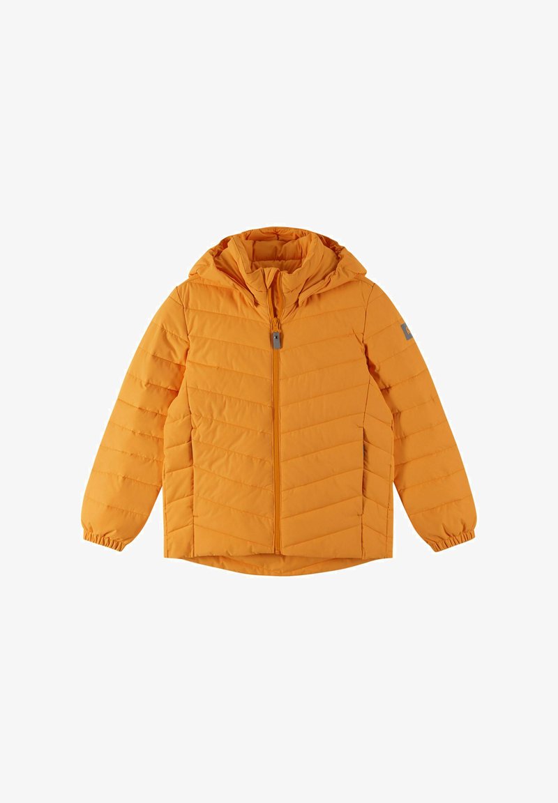 Pomarańczowa kurtka puchowa z kapturem, z zapięciem na zamek błyskawiczny z przodu, elastycznymi mankietami i skośnym pikowaniem dla lepszej izolacji.
