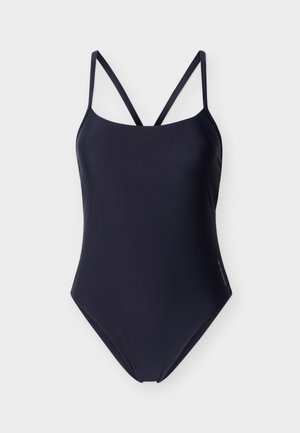 Bañador negro de una pieza con tirantes finos que se cruzan en la espalda, diseñado para nadar o para usar en la playa.