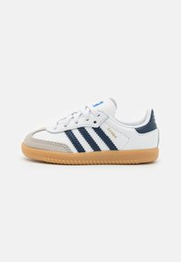 Nevybráno, footwear white/collegiate navy