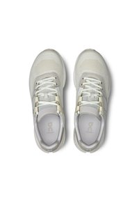 On CLOUDRIFT - Sneaker low - white   frost
