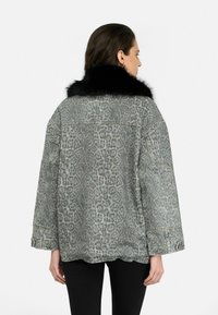 LIU JO WITH COLLAR - Teksajakk - black