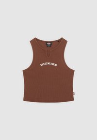 Hnědý bezrukávový crop top vyrobený z jemně žebrované látky, s kulatým výstřihem a bílým potiskem loga "DICKIES" na hrudi.