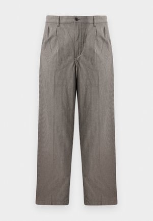 Pantaloni gri cu imprimeu houndstooth, cu design drept, având pliuri, un talie cu închidere prin buton și buzunare laterale.