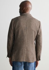 Next - REGULAR FIT - SIGNATURE MOONS - Blazer jacket - brown Thumbnail Image 1