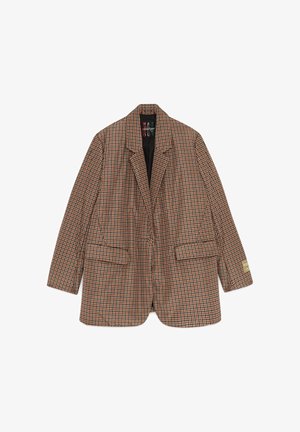 Károvaný hnedý a oranžový blazer vyrobený z textúrovanej látky, s klopami typu notch, dvoma prednými vreckami a jediným gombíkovým zapínaním.