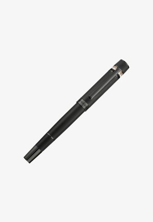 Zwart getextureerde vulpen met zilveren en roségouden accenten en een clip op de dop.